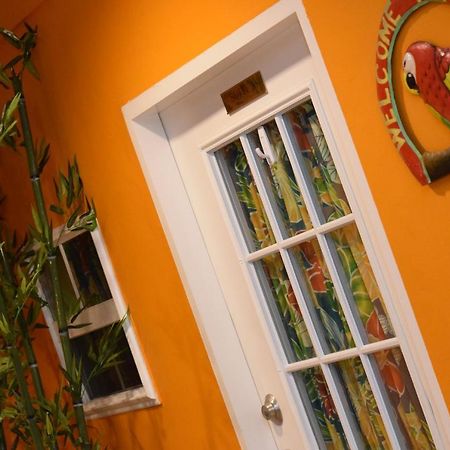 Beverly'S Oasis Suites Скарборо Екстер'єр фото